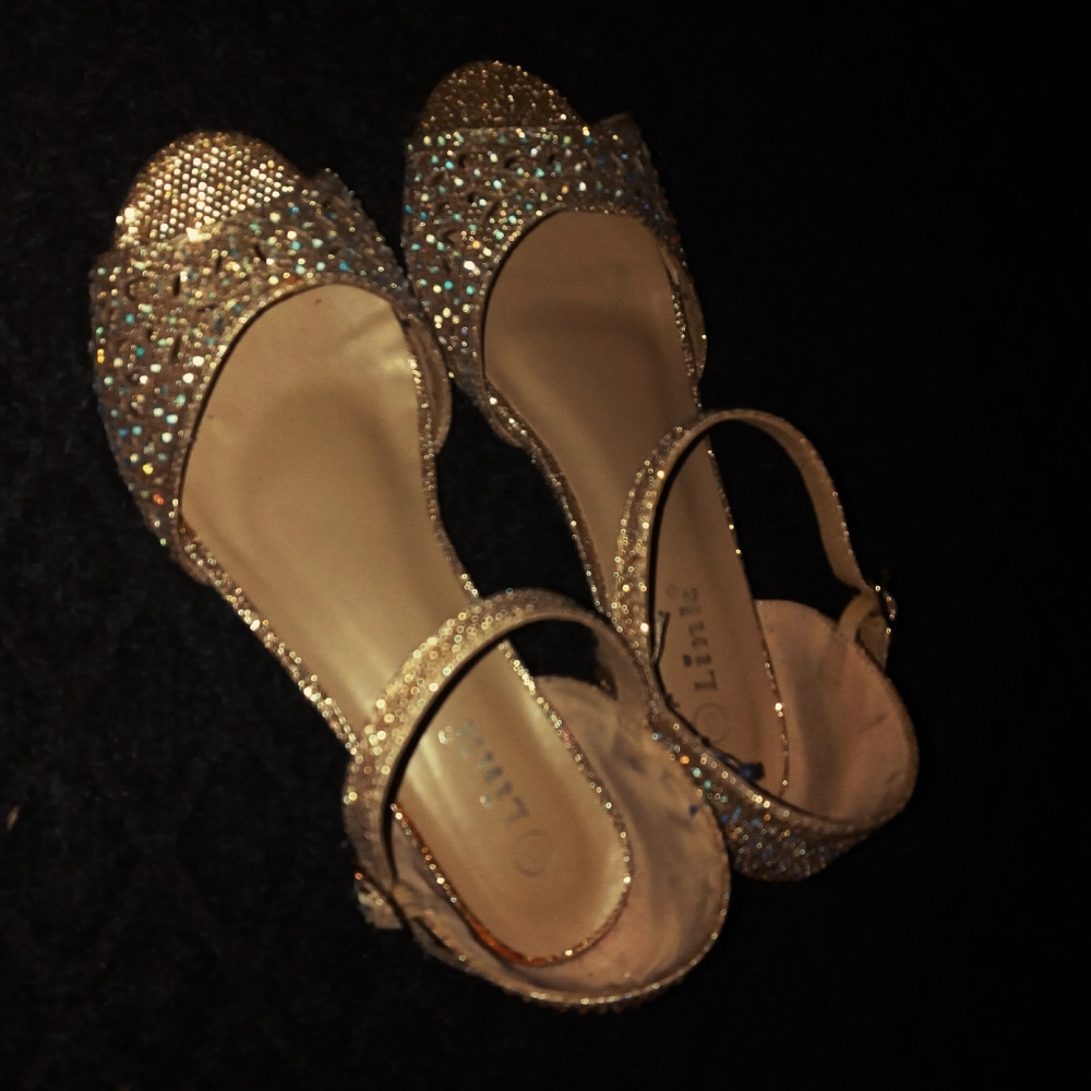 Creme colored sandals with heels